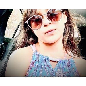 Meet your Posher, Aurora